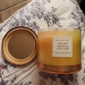 Bath and Body Works Spiced Vanilla Cupcake 3-Wick Candle